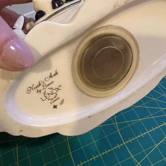 Noah’s Ark by Lenox Piggy Bank Baby Shower Nursery - Picture 10 of 11